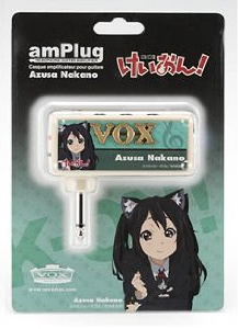 けいおん！」と人気のヘッドフォンアンプ「amPlug」がコラボ！ゆい、あずにゃん、みおの3タイプが限定発売 - CDJournal ニュース