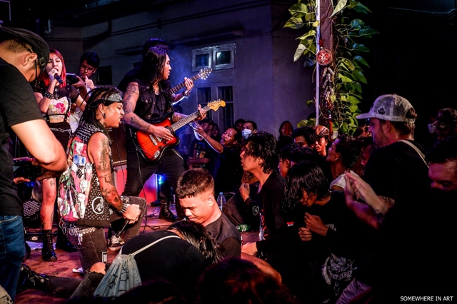 アジア地域から女性ヴォーカルのハードコア・バンドを集めたオムニバス『WOMEN AT THE FRONT』発売 - CDJournal ニュース