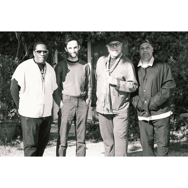 ジョー・ロヴァーノ、ジュリアン・ラージらとの新カルテットで制作したアルバムを発表