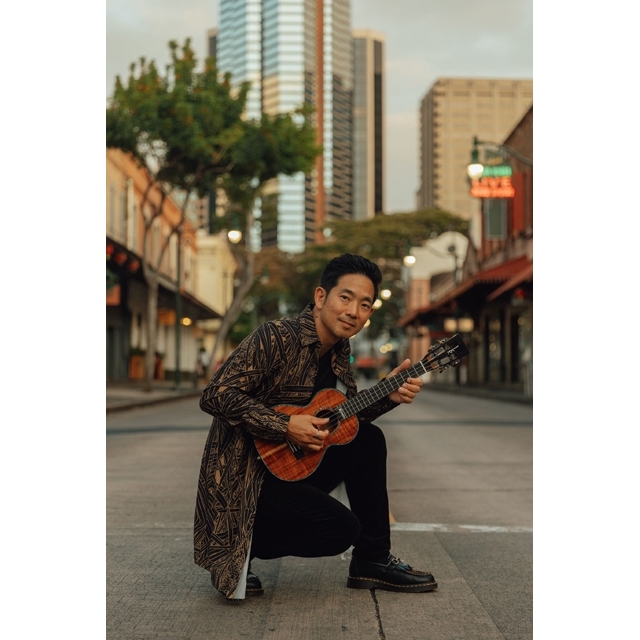 ジェイク・シマブクロ、来日公演直前に最新作『Calm Seas』の日本盤が発売