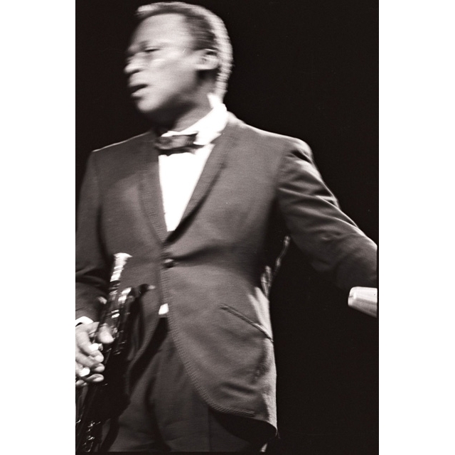 マイルス・デイビス、64年のニューヨーク公演を演奏順に完全収録するライヴ・アルバムの発売が決定