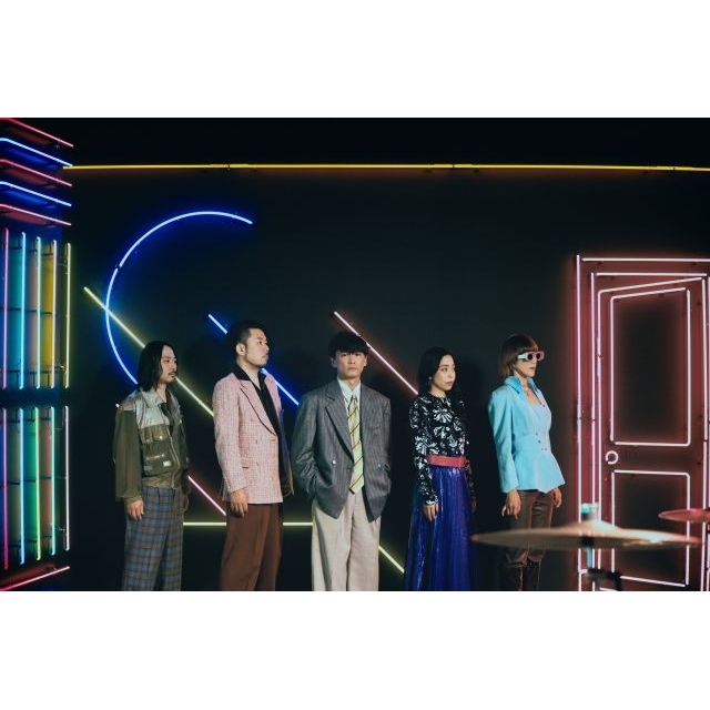 サカナクション、まさかの二人羽織で超独特な世界観の新曲「いらない」MV公開 新アーティスト・ヴィジュアルも公開