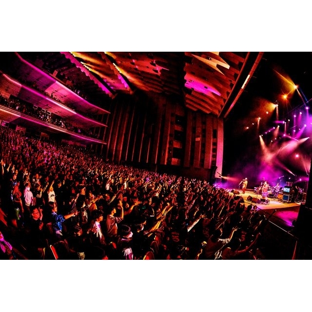 サンボマスター、25周年ツアー再開 山口隆が左手指の骨折から完全復活で最高のパフォーマンスを敢行