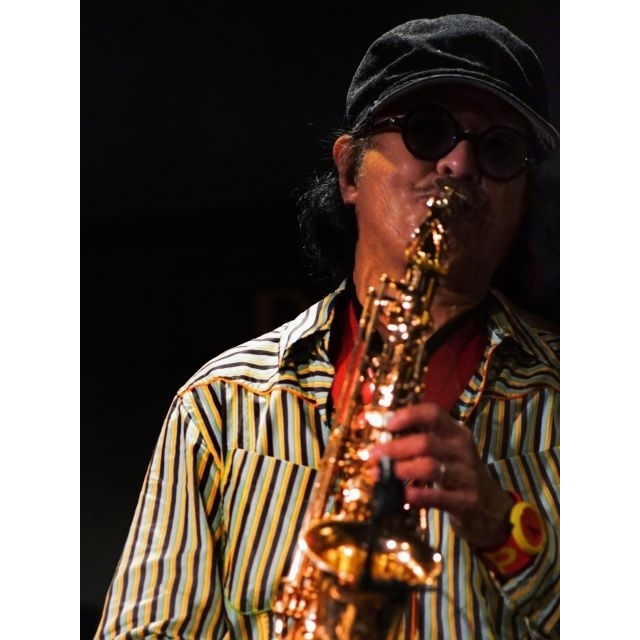 神崎オン・ザ・ロード、3rdアルバム『ロング・ロマンティック・ロード』リリース