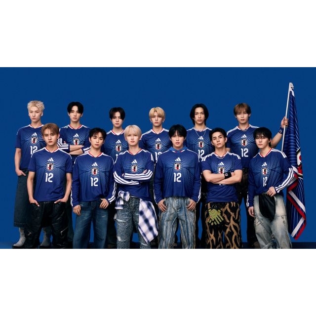 JO1&INIによるユニット・JI BLUE、サッカー日本代表戦で「景色」を初ライヴパフォーマンス