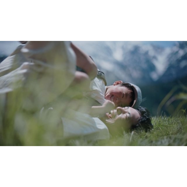 柄本佑出演、「サントリー天然水」のCM「水の山から / 生命」篇で流れる曲は?