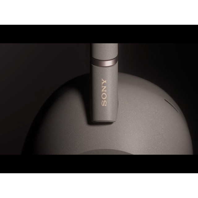 ワイヤレスヘッドホン「WH-1000XM6」のCMで流れる曲は?