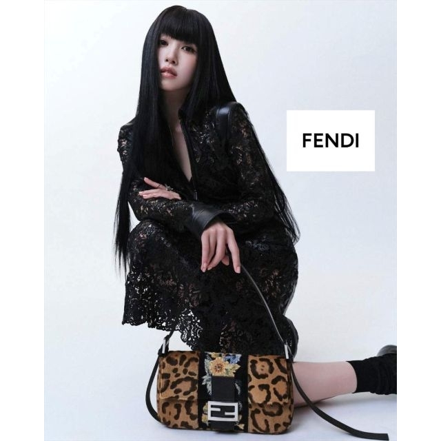 「FENDI」の新ヴィジュアルに登場している女性は?