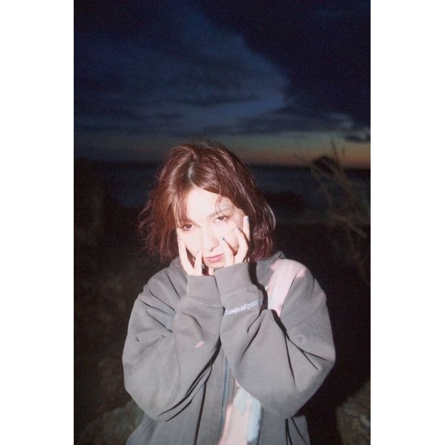 Lilhana、ニュー・シングル「somehow (feat. agul)」をリリース