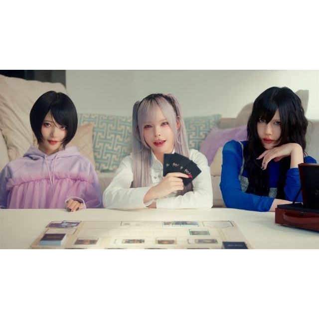「ハリー・ポッター カードゲーム」のCMに出演している女性グループは?