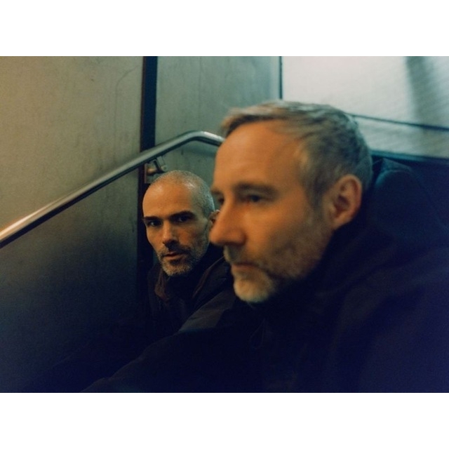 オウテカ、暗闇の中音だけが牙を剥く“ピッチブラックLIVE”のレポートが到着