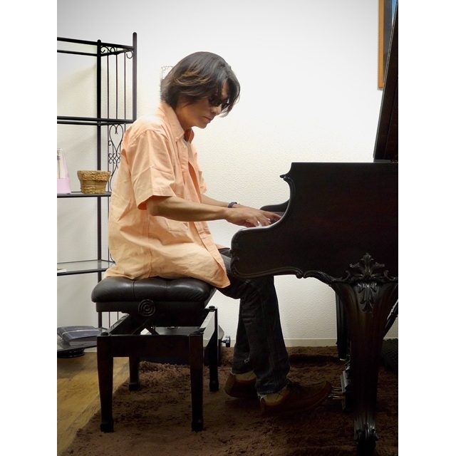 ヒロオガワ、作曲作品とインプロヴィゼーションで構成された新作『ECHOES』をリリース
