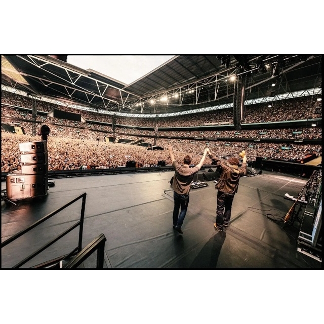 オアシス、チャリティ作『HELP(2)』に参加が決定 2025年ワールド・ツアーのライヴ音源を収録