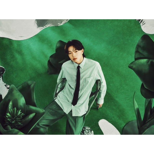 映画『花緑青が明ける日に』の予告編で流れる曲は?